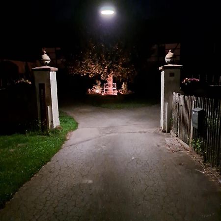 Monteur-Ferienwohnung Ot Naundorf Naundorf  Eksteriør billede